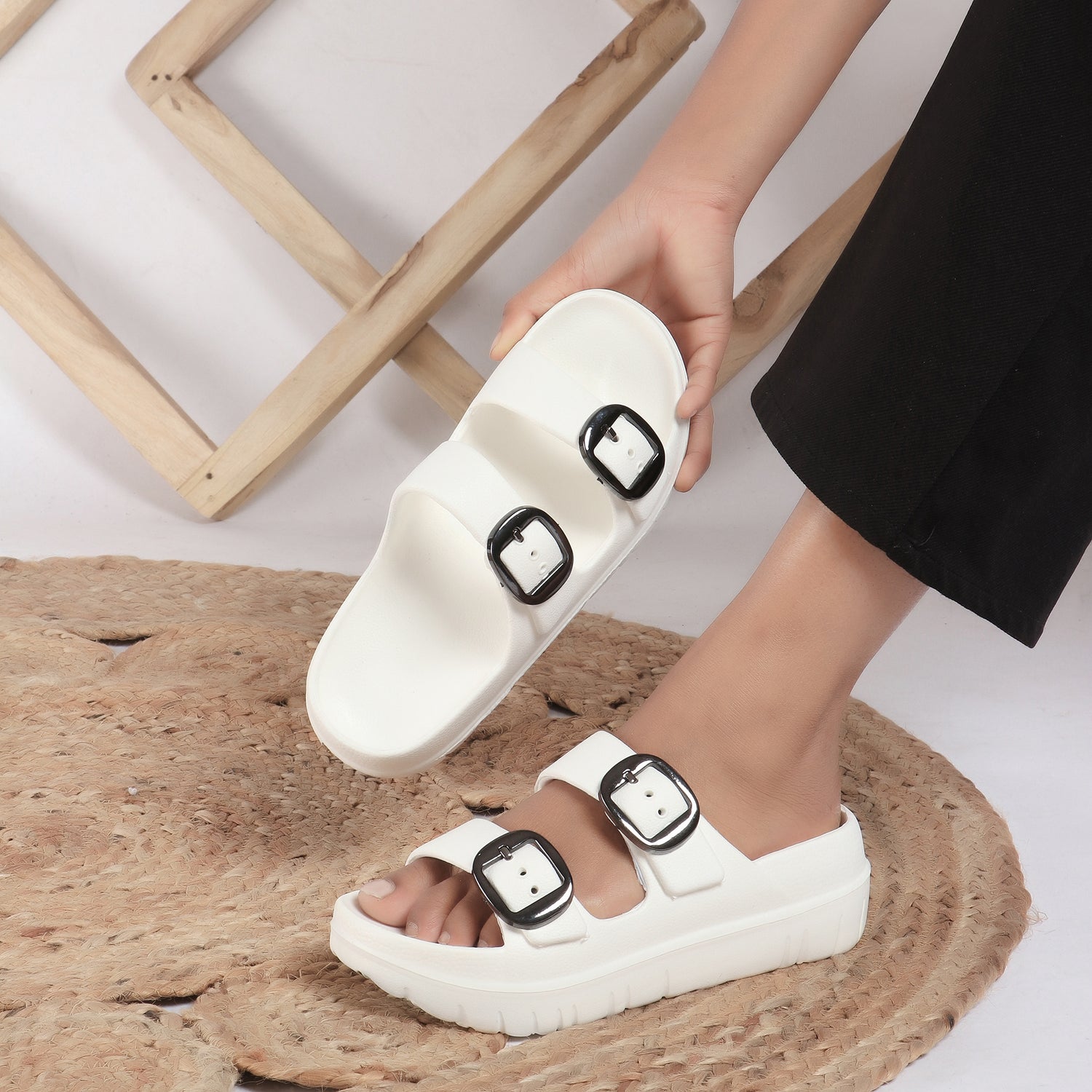BREEZE White