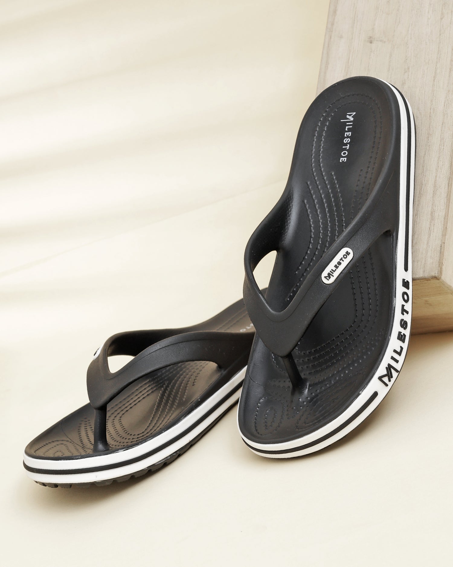 Velmor  Black